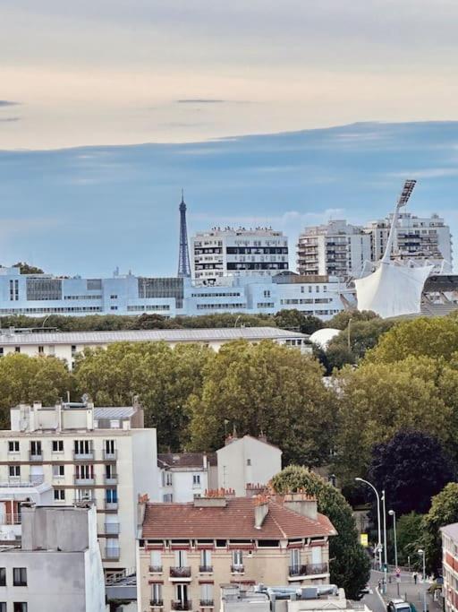 Appartement Vue Tour Eiffel Ligne 14 A Cote De Paris Gentilly Extérieur photo